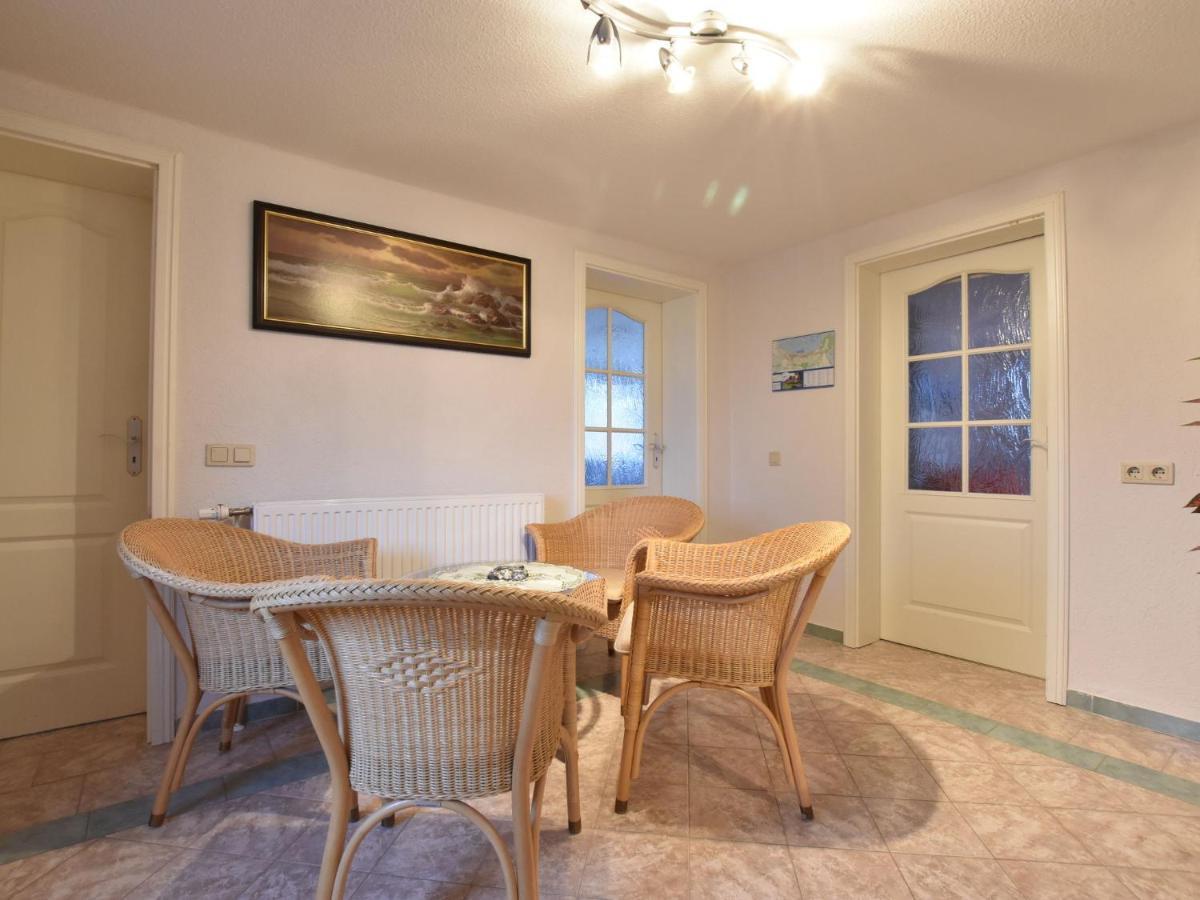 Classy Apartment In Boltenhagen With Terrace Екстер'єр фото